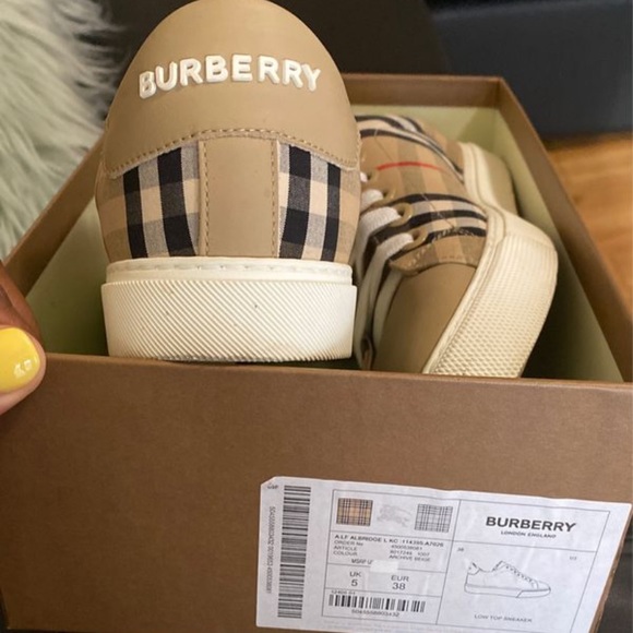 Burberry Tennis - Picture 1 of 6